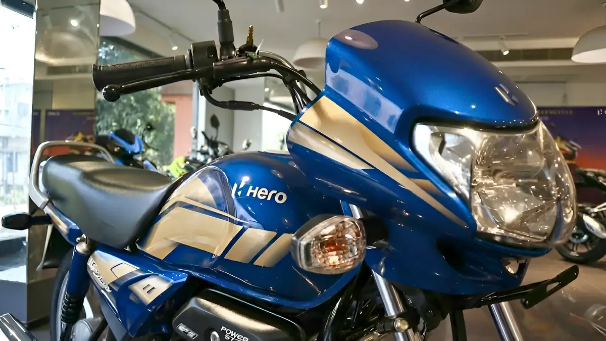 Hero HF Deluxe 2025: 70km/l Mileage, 97.2cc Engine at ₹8,000 – On-Road Price, Specs & Availability