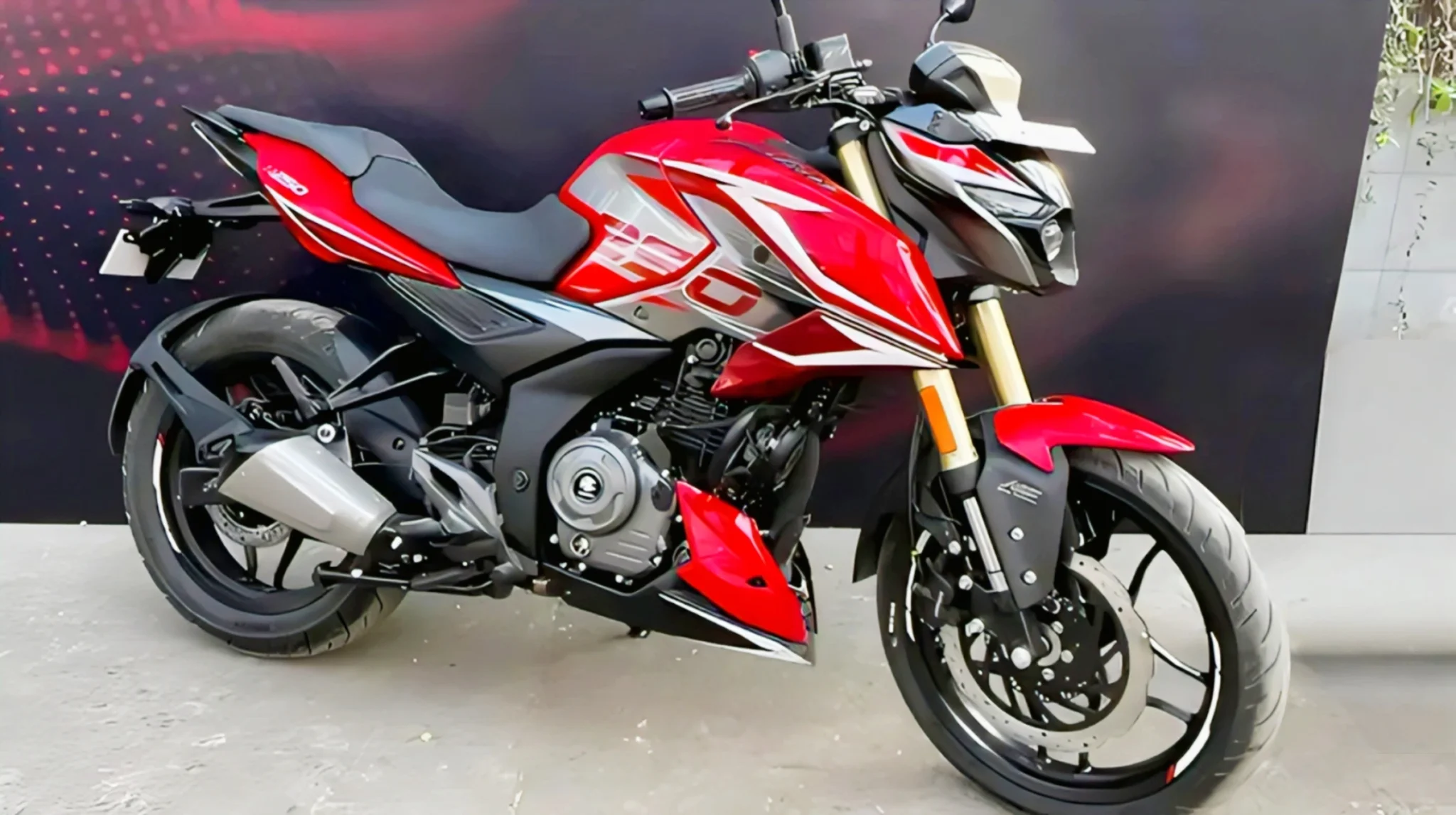 नए लुक में एंट्री हुई Bajaj Pulsar N250, 80 Kmpl माइलेज के साथ 249CC इंजन ने मचाया तहलका
