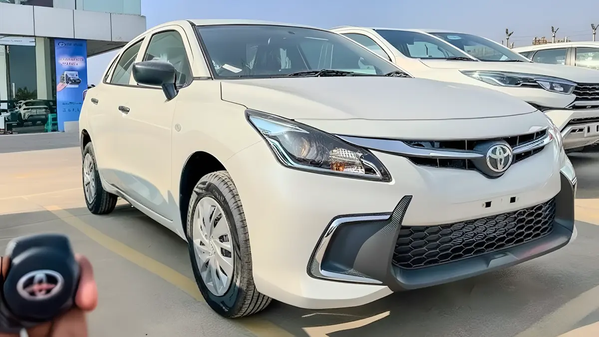 Toyota Glanza 2026: Comfortable 5-Seater Hatch With Climate Control, Digital Cluster & Ambient Lighting