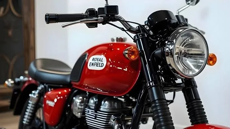 गरीबों के लिए लॉन्च हुई Royal Enfield की प्रीमियम बाइक, 349cc दमदार इंजन के साथ मिलेगा 40Kmpl का माइलेज